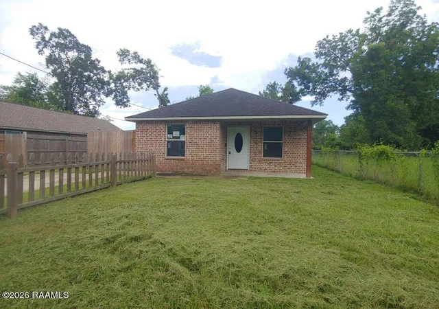 1st image of 1423 W College Ave, Opelousas, LA 70570 | MLS# 2600007615