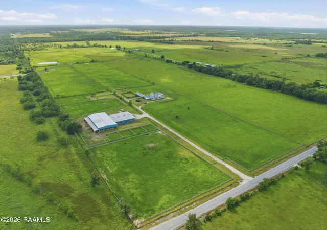 Photo 3 of House for sale at 105 Bigwoods Vinton Rd, Vinton, LA 70668 | MLS# 2600005549 | Listing updated on 2026-06-19