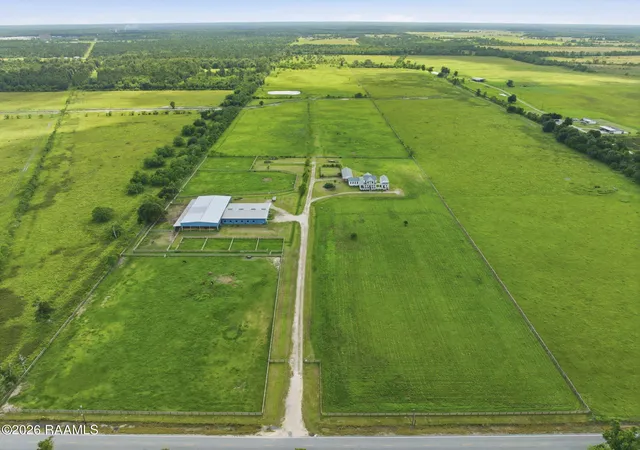 Photo 4 of House for sale at 105 Bigwoods Vinton Rd, Vinton, LA 70668 | MLS# 2600005549 | Listing updated on 2026-06-19