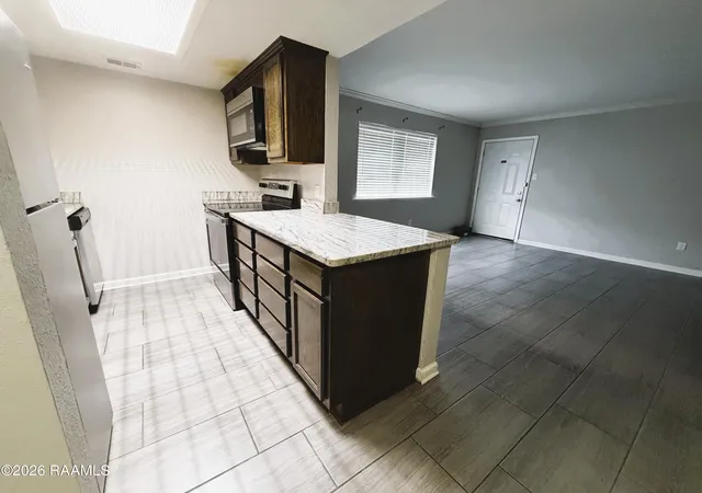 4th image of 3121 Johnston St #119, Lafayette, LA 70503 | MLS# 2600007574