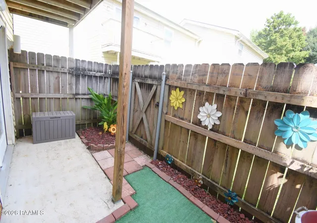 2nd image of 100 Teal Ln, Lafayette, LA 70507