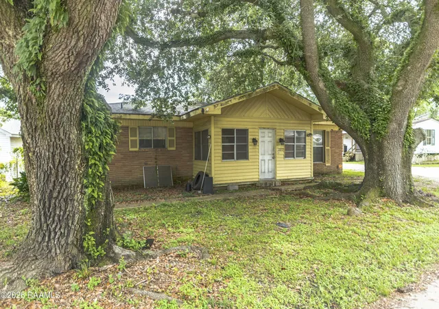 Listing Photo 5 - Condo for sale in building located at 1222 Saint Mary St, Scott, LA 70583