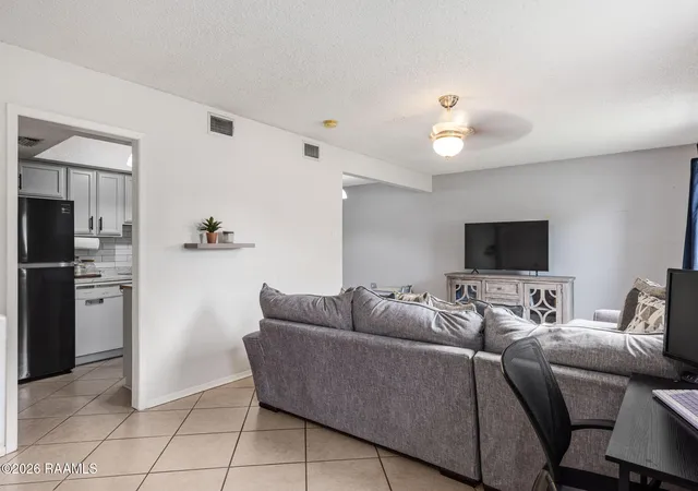 Photo 4 of Sale Pending at 101 Wilbourn Blvd #109, Lafayette, LA 70506 | MLS# 2600003941 | Listing updated on 2026-09-18