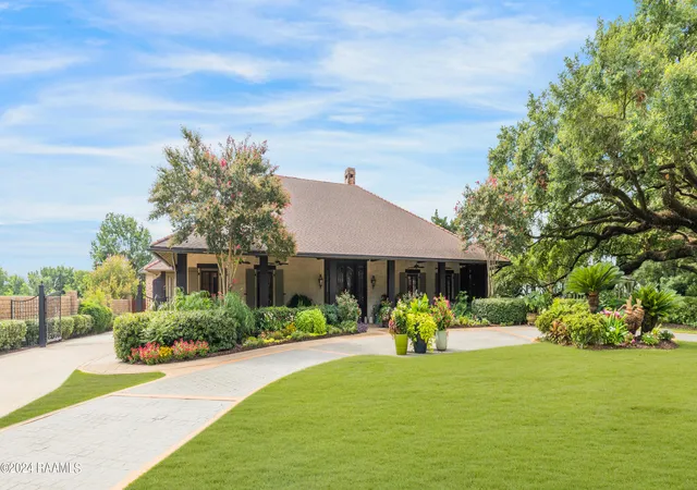 Photo 1 of Mansion for sale at 301 Beverly Dr, Lafayette, LA 70503 | MLS# 2500001963 | Listing updated on 2026-05-16