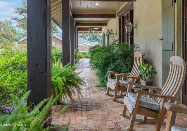 Photo 3 of Single family home for sale at 301 Beverly Dr, Lafayette, LA 70503 | MLS# 2500001963 | Listing updated on 2026-05-16