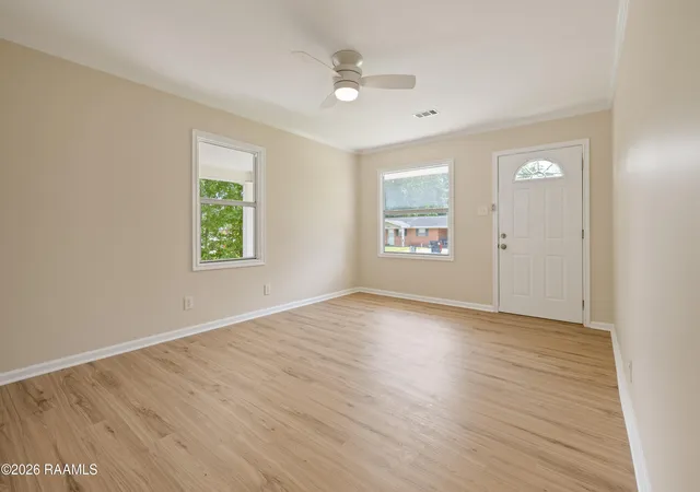Photo 3 of Single family home for sale at 204 Eastland Dr, Lafayette, LA 70503 | MLS# 2600003211 | Listing updated on 2026-09-02