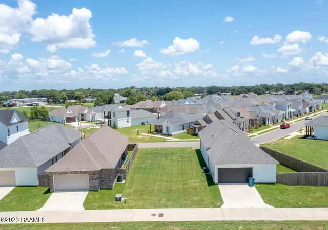2nd image of 108 Oak Village Dr, Scott, LA 70583 | MLS# 23006596