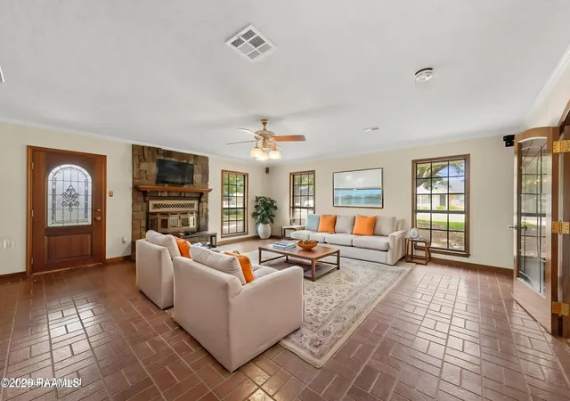 38th image of 522 Claude St, Breaux Bridge, LA 70517 | MLS# 2600007212