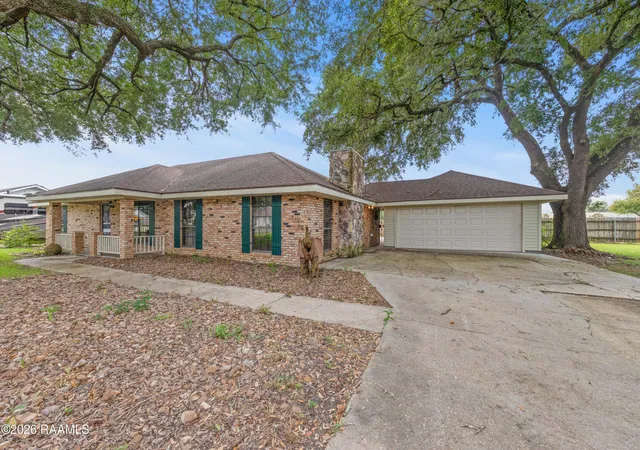 Photo 3 of Single family home for sale at 522 Claude St, Breaux Bridge, LA 70517 | MLS# 2600007212 | Listing updated on 2026-09-21