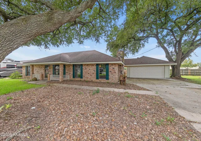 Photo 3 of Single family home for sale at 522 Claude St, Breaux Bridge, LA 70517 | MLS# 2600007212 | Listing updated on 2026-09-24