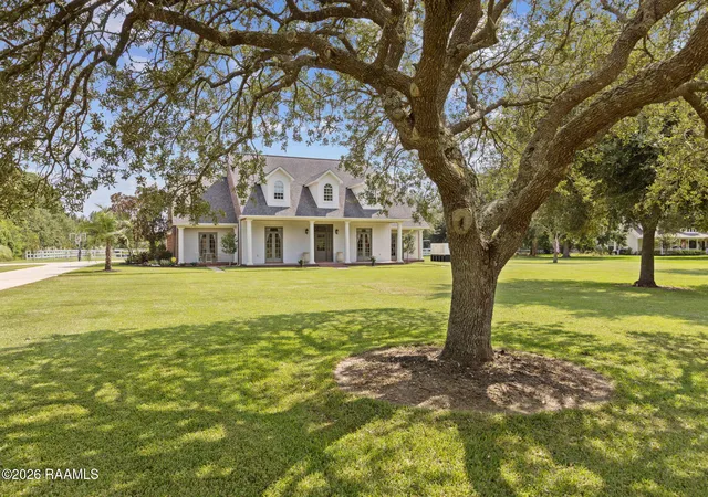 Photo 3 of Sale Pending at 411 Copperfield Wy, Youngsville, LA 70592 | MLS# 2600008114 | Listing updated on 2026-09-16