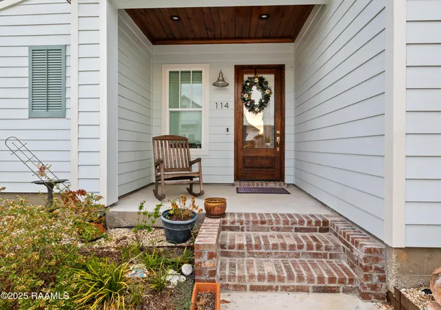 3rd image of 114 San Juan Ln, Youngsville, LA 70592 | MLS# 2500004956