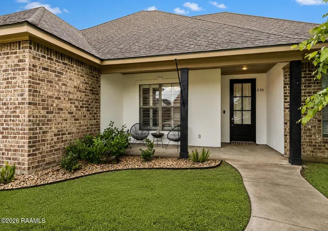 Photo 2 of Sale Pending at 205 Oak Hl Ln, Youngsville, LA 70592 | MLS# 2600004798 | Listing updated on 2026-09-03