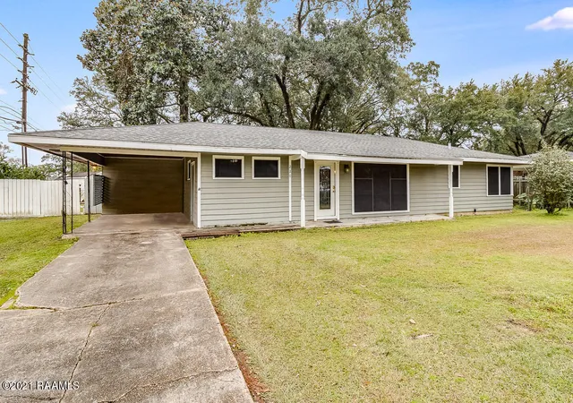 Homes for sale in Lafayette, LA | 220 Attakapas Rd, Lafayette, LA 70501 | MLS# 20008704