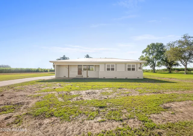 Photo 1 of Sale Pending at 3116 Catahoula Hwy, Saint Martinville, LA 70582 | MLS# 2600008170 | Listing updated on 2026-09-10