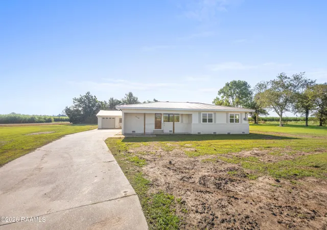 Photo 3 of Sale Pending at 3116 Catahoula Hwy, Saint Martinville, LA 70582 | MLS# 2600008170 | Listing updated on 2026-09-10