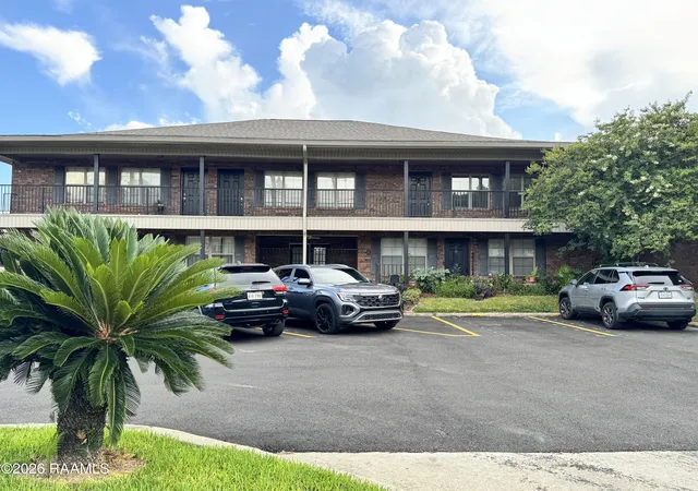 1st image of 112 Hillside Dr #10, Lafayette, LA 70503 | MLS# 2600006291