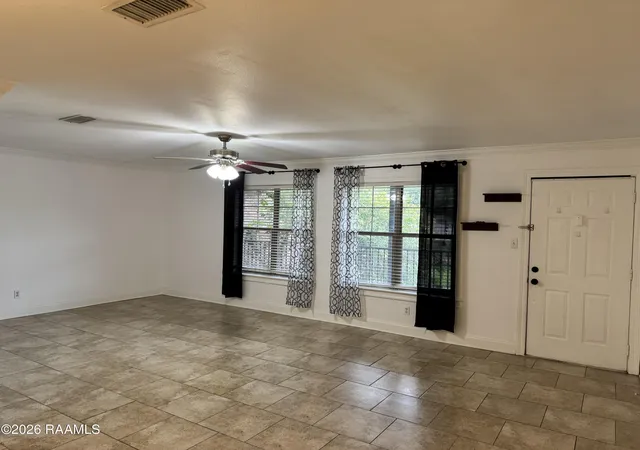 Listing Photo 4 - Condo for sale in building located at 112 Hillside Dr, Lafayette, LA 70503 - Unit #10