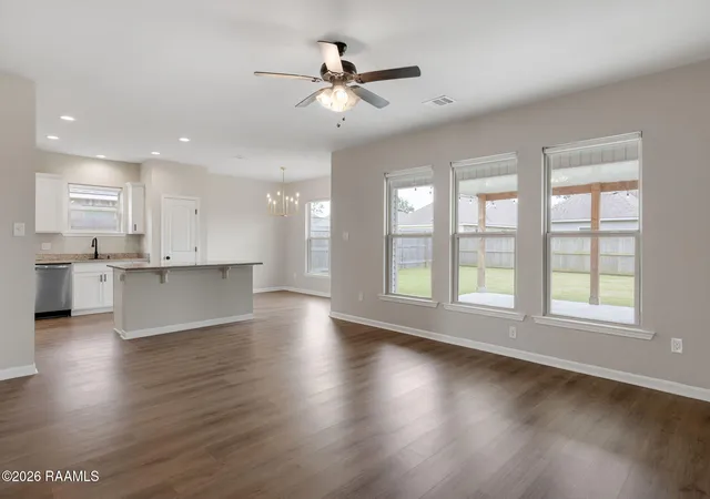 Photo 3 of Single family home for sale at 211 Sparkling Meadows Ln, Lafayette, LA 70506 | MLS# 2600006268 | Listing updated on 2026-08-19