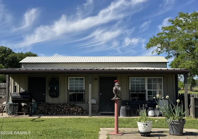 Photo 3 of Single family home for sale at 261 Bulldog Ln, Iota, LA 70543 | MLS# 2600003141 | Listing updated on 2026-09-01