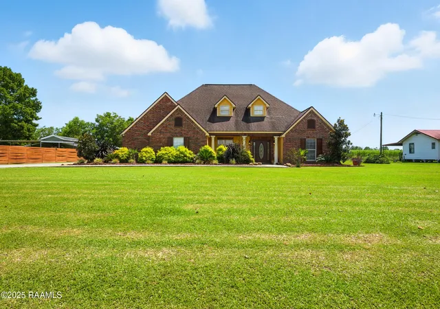 2nd image of 1141 Lake Martin Rd, Breaux Bridge, LA 70517 | MLS# 2500003202