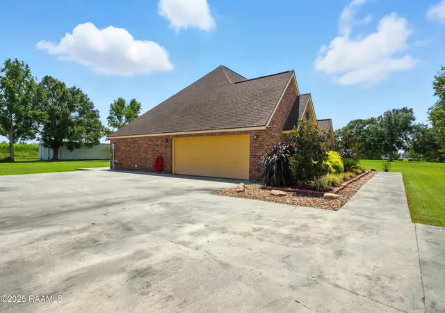 4th image of 1141 Lake Martin Rd, Breaux Bridge, LA 70517 | MLS# 2500003202