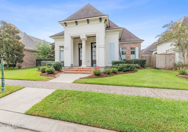 Photo 2 of Sale Pending at 306 Gleneagles Cir, Broussard, LA 70518 | MLS# 2600008070 | Listing updated on 2026-09-20
