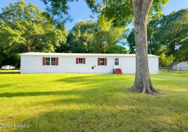 Photo 1 of Single family home for sale at 1305 Etienne St, Ville Platte, LA 70586 | MLS# 2600006935 | Listing updated on 2026-08-02