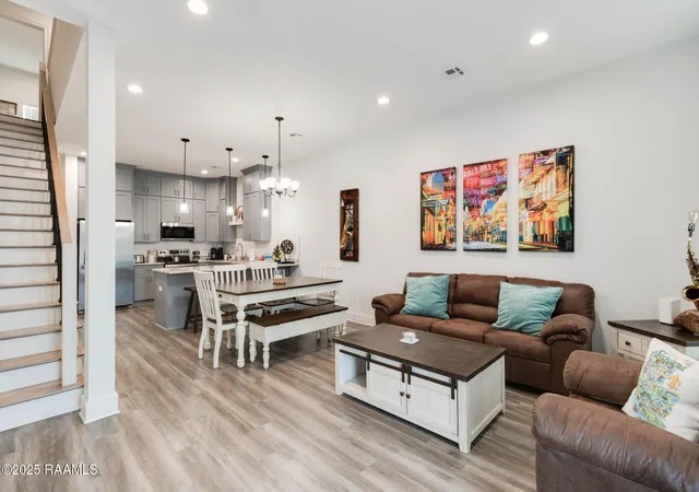 Homes for sale in Broussard, LA | 711 E Main St #200, Broussard, LA 70518 | MLS# 2600005785