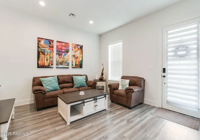 Homes for sale in Broussard, LA | 711 E Main St #200, Broussard, LA 70518 | MLS# 2600005785