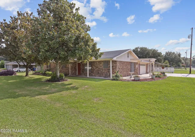 Photo 3 of Single family home for sale at 571 Mims Dr, Crowley, LA 70526 | MLS# 2600007480 | Listing updated on 2026-08-29