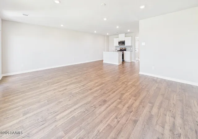 2nd image of 407 Wrenwood Dr, New Iberia, LA 70560 | MLS# 2600007677