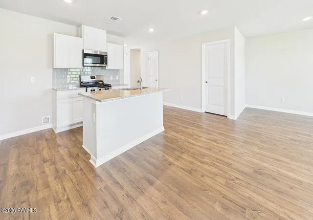 5th image of 407 Wrenwood Dr, New Iberia, LA 70560 | MLS# 2600007677