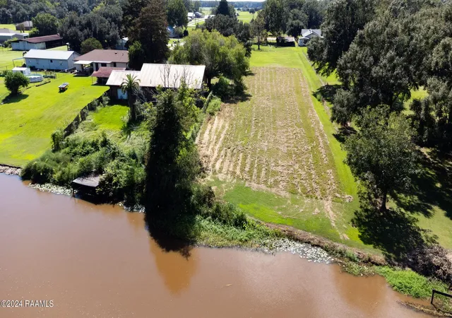 Photo 3 of Land for sale at 1013 S Main St, Breaux Bridge, LA 70517 | MLS# 2500004040 | Listing updated on 2026-09-09