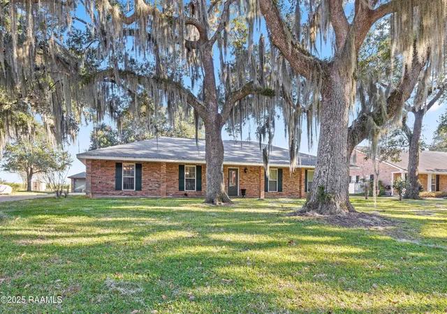 Homes for sale in Franklin, LA | 408 Beth Dr, Franklin, LA 70538 | MLS# 2500006489