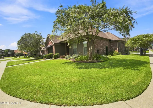 Photo 2 of Single family home for sale at 100 Gatesmere Ct, Lafayette, LA 70508 | MLS# 2600008161 | Listing updated on 2026-09-04