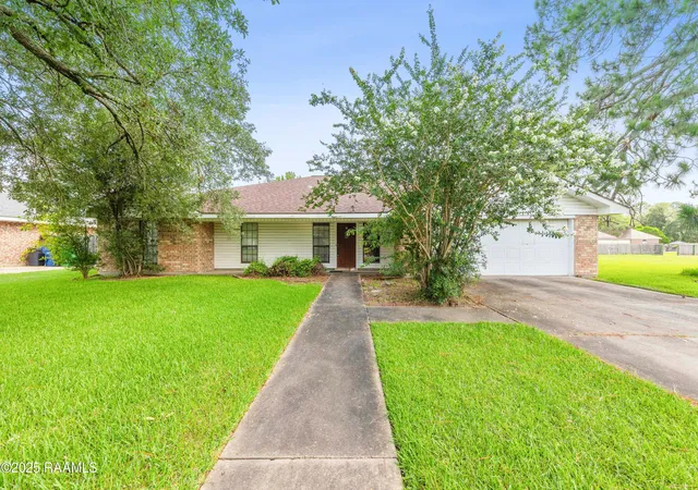 Photo 1 of Single family home for sale at 14 Henrietta Dr, Crowley, LA 70526 | MLS# 2500000856 | Listing updated on 2026-03-27