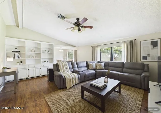 3rd image of 210 Castle Row, Lafayette, LA 70506 | MLS# 2600006670