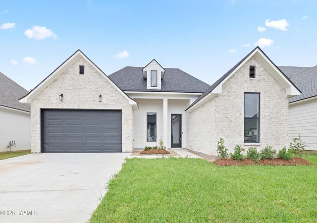 Homes for sale in Broussard, LA | 105 Fountain Meadow Dr, Broussard, LA 70518 | MLS# 2600000884