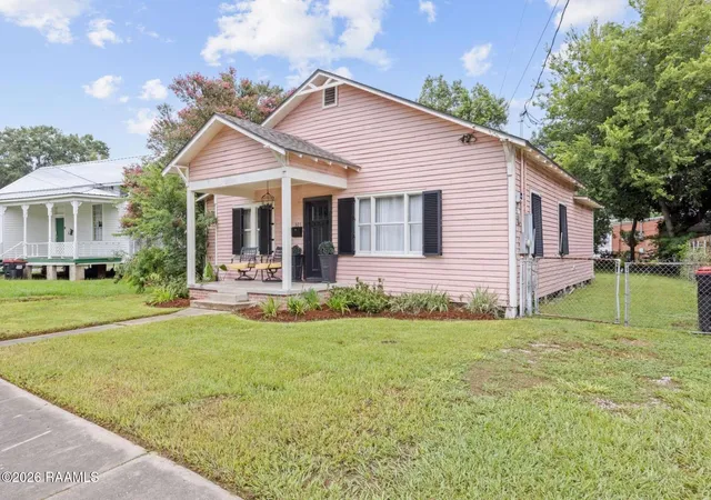 Photo 2 of Single family home for sale at 305 Cleveland St, Lafayette, LA 70501 | MLS# 2600006505 | Listing updated on 2026-09-10