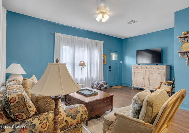 Photo 3 of Single family home for sale at 305 Cleveland St, Lafayette, LA 70501 | MLS# 2600006505 | Listing updated on 2026-09-10
