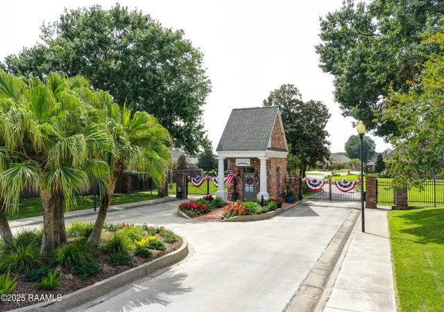 Photo 2 of Land for sale at Tbd Shadows Bnd Blvd #7, New Iberia, LA 70563 | MLS# 2500005562 | Listing updated on 2026-08-18