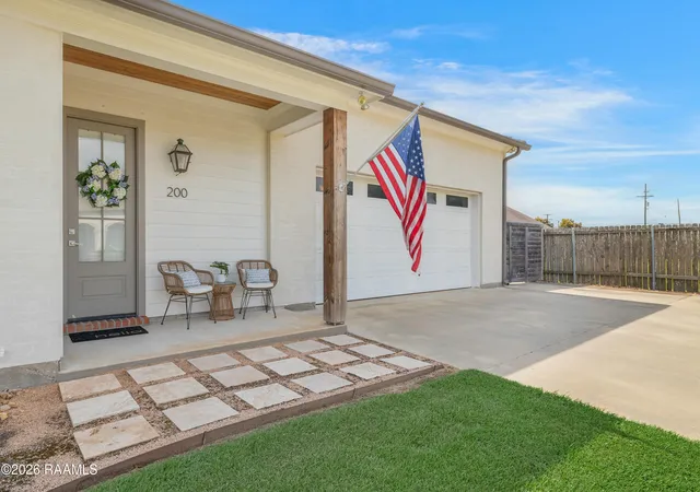 image of 200 Habitat Ridge Ridge, Broussard, LA 70518 | MLS# 2600007023