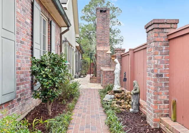 39th image of 12 Steamboat Bnd Blvd, New Iberia, LA 70563 | MLS# 2500005686