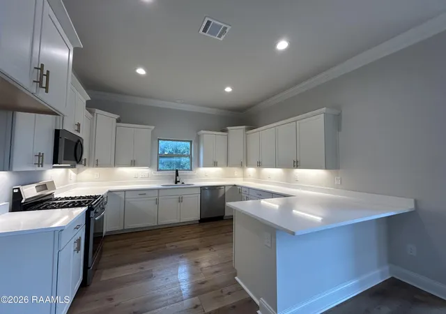 3rd image of 124 Oak Haven Dr, Lafayette, LA 70507 | MLS# 2600005676