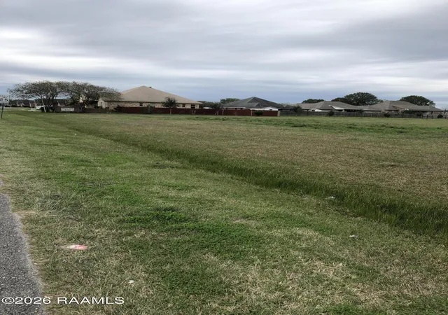 Land for sale at 300 N Domingue Rd, Lafayette, LA 70506 | MLS# 2600005484