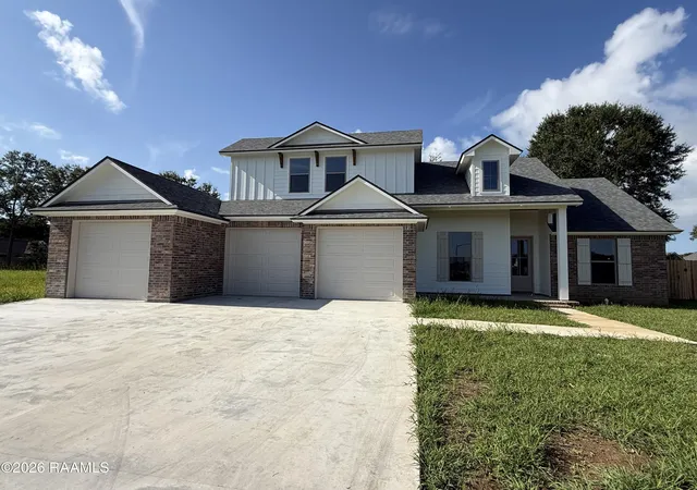 Homes for sale in Broussard, LA | 202 Spring Meadow Dr, Broussard, LA 70518 | MLS# 2600000227