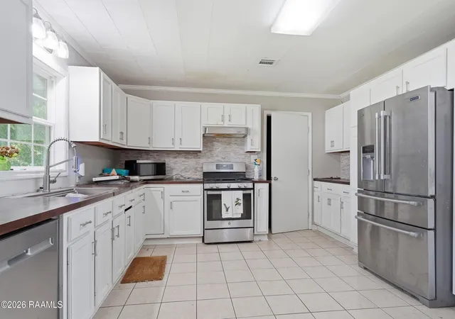 4th image of 705 Lillian St, New Iberia, LA 70560 | MLS# 2600007853