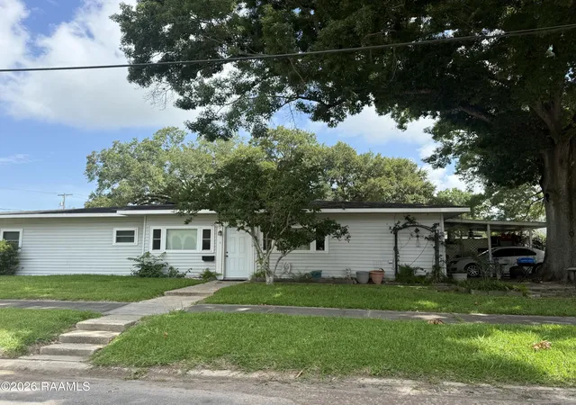 Homes for sale in Eunice, LA | 650 W Walnut Ave, Eunice, LA 70535 | MLS# 2600004856