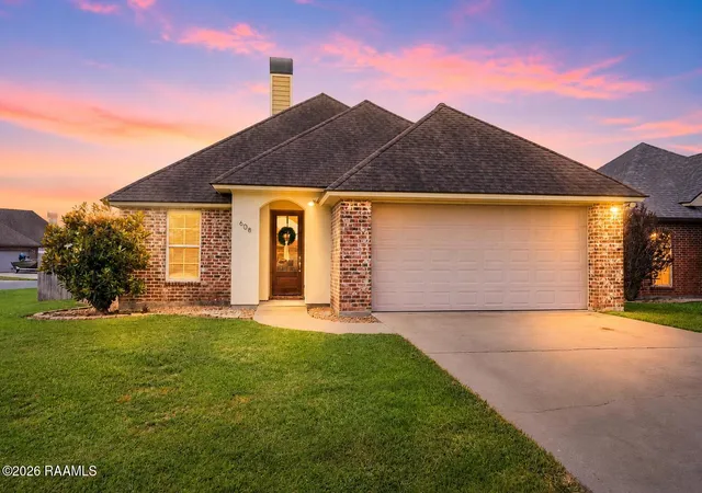 Homes for sale in Youngsville, LA | 608 Braxton Dr, Youngsville, LA 70592 | MLS# 2600004552